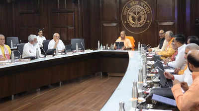 CM योगी की अगुवाई में यूपी कैबिनेट की अहम बैठक, 12 में से 11 जरूरी प्रस्तावों पर लगी मुहर, जानिए