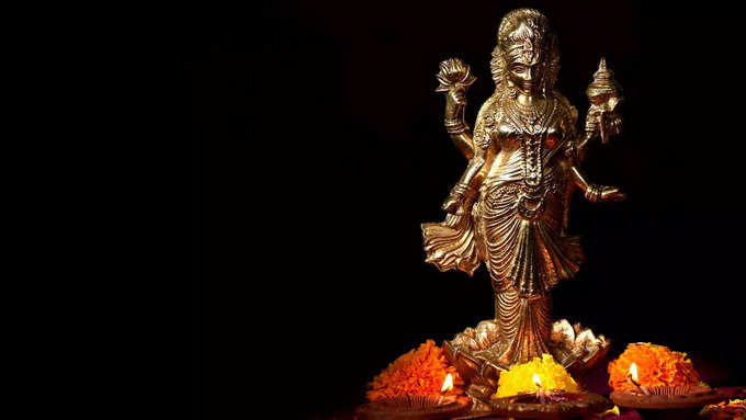 A standing idol of Goddess Lakshmi should not be kept in the house.