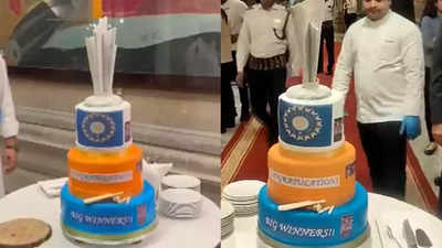 दिल्ली के 5 Star होटल में टीम इंडिया का धमाकेदार स्वागत, धांसू ट्रॉफी केक का वीडियो हुआ वायरल