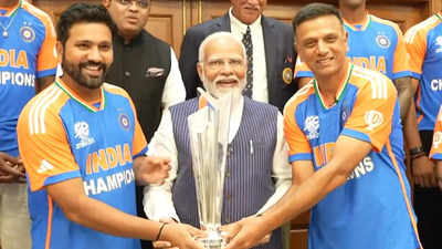 Team India PM Modi: প্রধানমন্ত্রীর বাসভবনে আলাপচারিতা, বিশ্বকাপ নিয়ে মোদীর সঙ্গে দেখা দলের, দেখুন ভিডিয়ো