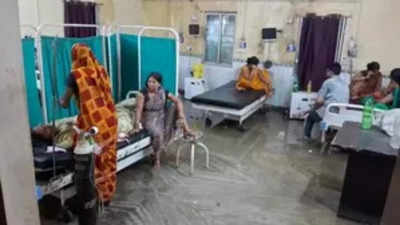बिहार में बारिश ने बढ़ाई परेशानी, अस्पताल और स्कूल परिसर भी जलमग्न, मरीजों के साथ डॉक्टरों की भी बढ़ी मुश्किलें