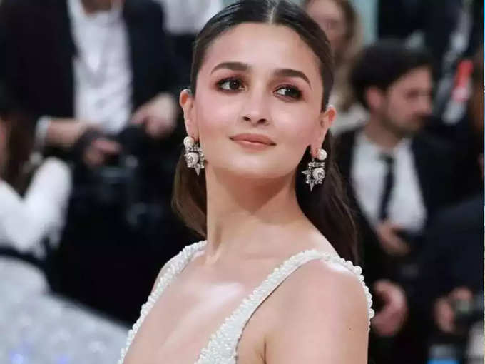 ALIA-Bhatt-pic