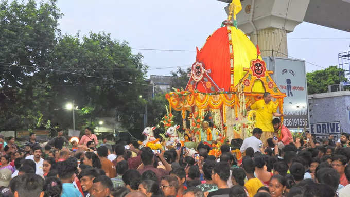 कैसे पहुंचे भगवान जगन्नाथ की रथ यात्रा देखने