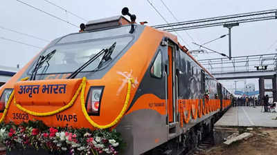 Amrit Bharat Express: पटना से दिल्ली की दूरी महज कुछ घंटे में तय करेगी ये नई ट्रेन, जानिए बाकी सुपरफास्ट से क्या है अलग