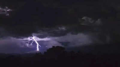 यूपी में भारी बारिश और आकाशीय बिजली का कहर, 24 घंटे में 12 लोगों की गई जान