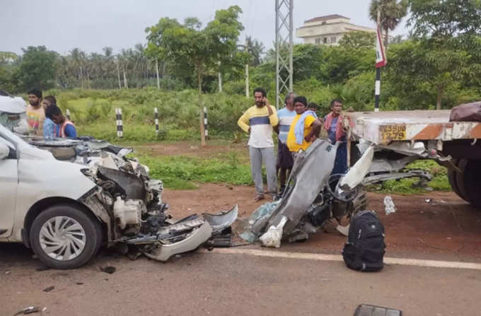 Eluru car accident