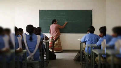 जहां से हटाए गए थे, शिक्षकों को उन्हीं स्कूलों में मिलेगी तैनाती... UP में मानदेय पर रखने के लिए शासनादेश जारी