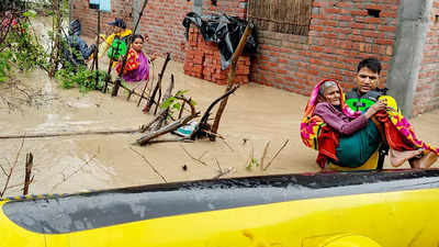 उत्‍तराखंड में बाढ़ का कहर, रेस्‍क्‍यू किए गए 1 हजार, सीएम पुष्‍कर धामी ने किया हवाई सर्वे