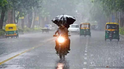 Telangana Weather: తెలంగాణకు రెయిన్ అలర్ట్.. నేడు పలు జిల్లాల్లో భారీ వర్షాలు