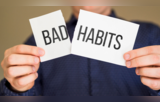 Bad Habits Human Nature: जीवनाची दुर्दशा करणाऱ्या त्या वाईट सवयी तुम्हाला आहेत का? सावध राहा, वेळीच बदला त्या सवयी !