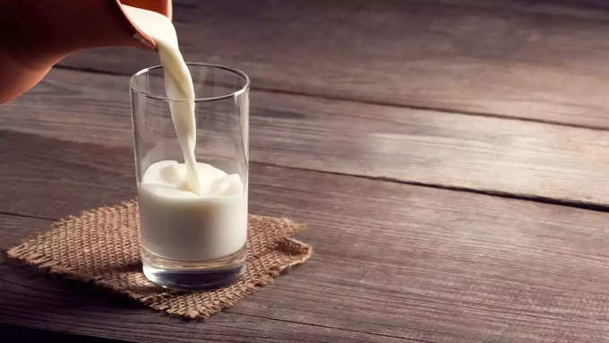 दूध विटामिन बी12 का बढ़िया स्रोत 