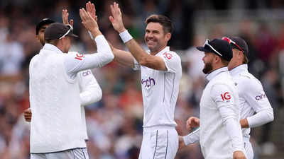 ENG vs WI: इंग्लैंड ने जेम्स एंडरसन को दी विजयी विदाई, आखिरी टेस्ट में इंग्लैंड ने वेस्टइंडीज को दी शर्मनाक हार