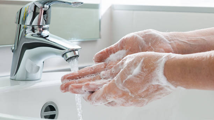 कोवीडमध्ये साबणाने हात धुवा