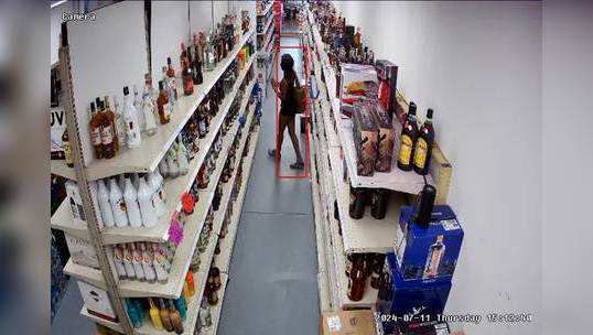 shocking video of a gujarati owned liquor shop theft in kentuky