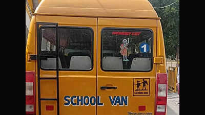 यूपी में स्कूलों में जाकर स्कूल वैन की जांच करेंगे RI, इन 17 बिंदुओं पर परखेंगे वाहनों की फिटनेस