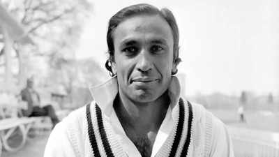 पाकिस्तानी दिग्गज का 88 साल के उम्र में निधन, टेस्ट डेब्यू पर जड़ा था शतक, ऐसा करने वाले थे पहले PAK खिलाड़ी