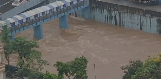 Mumbai Dahisar: मुंबईत पावसाची संततधार, दहिसर नदीमध्ये मोठ्या प्रमाणात पाण्याची आवक 