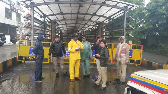 Nagpur Rain: नरेंद्र नगर अंडरपास व मनीषनगर अंडरपास खाली साचले पाणी, खबरदारीसाठी रस्ता बंद