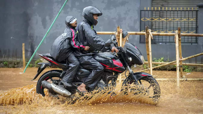 ​പത്തനംതിട്ടയിലും ഇടുക്കിയിലും അവധി​