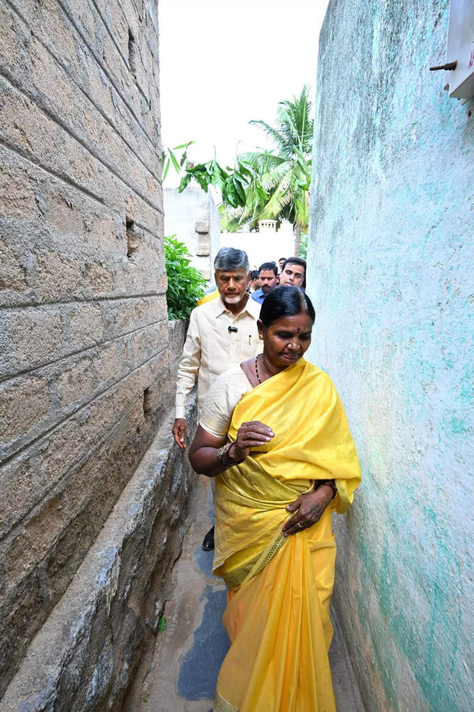 మడకశిర మండలం కె. గుండుమలలో చంద్రబాబు పర్యటన