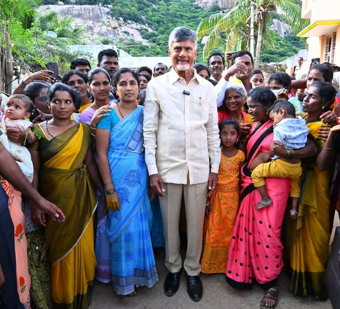 మడకశిర మండలం కె. గుండుమలలో చంద్రబాబు పర్యటన