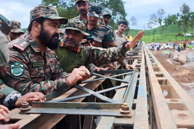 ദുരന്തഭൂമിയിലെത്തിയ ചിത്രം സമൂഹമാധ്യമത്തിൽ പങ്കുവെച്ച് മോഹൻലാൽ