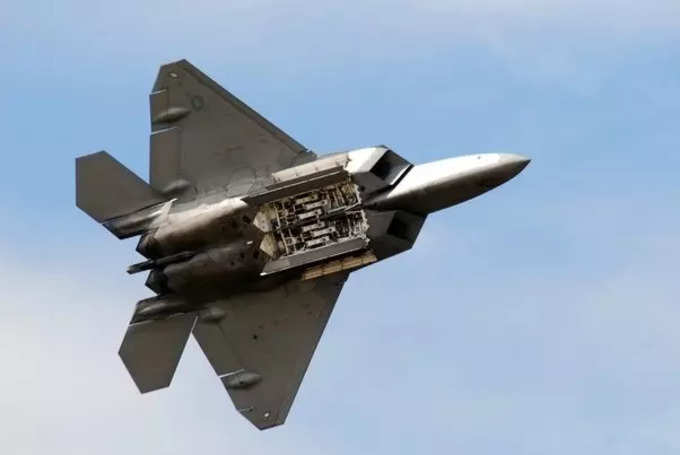 F-22 की तैनाती ईरान को कड़ा संदेश देने की कोशिश
