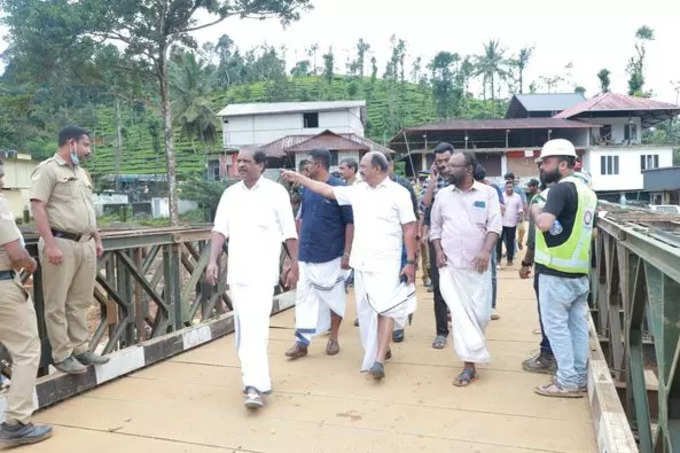 ധനമന്ത്രി കെഎൻ ബാലഗോപാലൻ ദുരന്തബാധിത പ്രദേശം സന്ദർശിക്കുന്നു