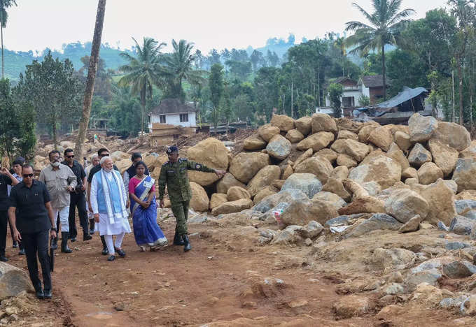 వయనాడ్‌లో ప్రధాని మోదీ.. కొండ చరియలు విరిగిపడ్డ ప్రాంతం పరిశీలన