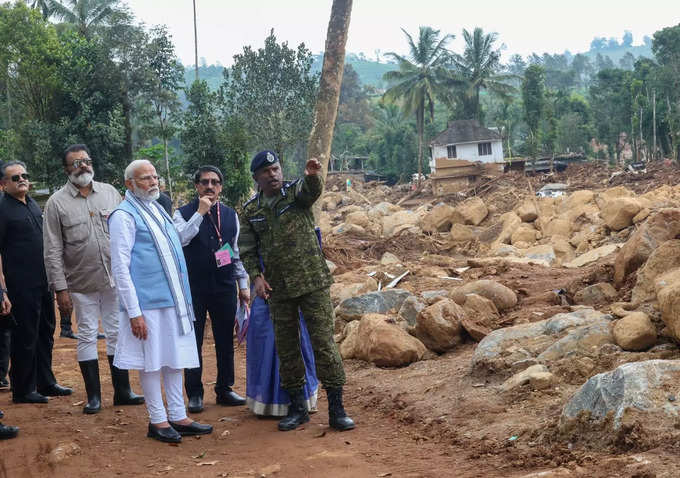 వయనాడ్‌లో ప్రధాని మోదీ.. కొండ చరియలు విరిగిపడ్డ ప్రాంతం పరిశీలన