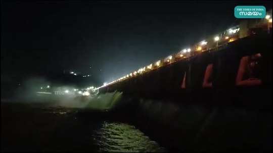 gate of tungabhadra dam broken flood warning