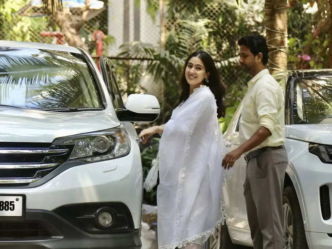 Sara Ali Khan car