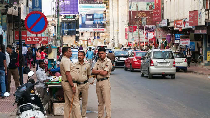  ಕಮರ್ಷಿಯಲ್ ಸ್ಟ್ರೀಟ್