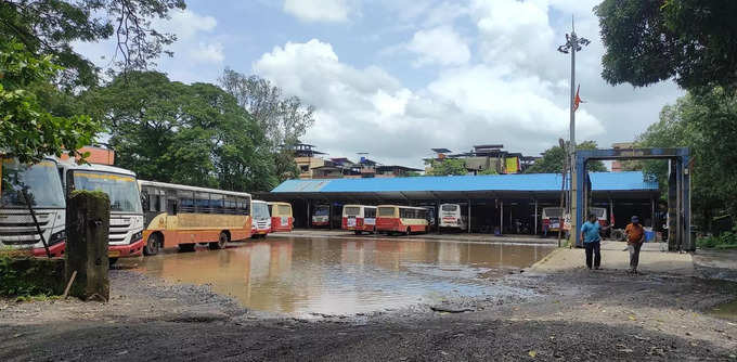 Raigad News : महाड आगारात साठलेल्या सांडपाण्यामुळे एसटी महामंडळाच्या आठ कर्मचाऱ्यांना डेंग्यूची लागण