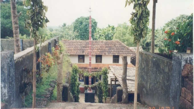 ನೆಲ್ಲಿತೀರ್ಥ ಸೋಮನಾಥೇಶ್ವರ ಗುಹಾ ದೇವಾಲಯ