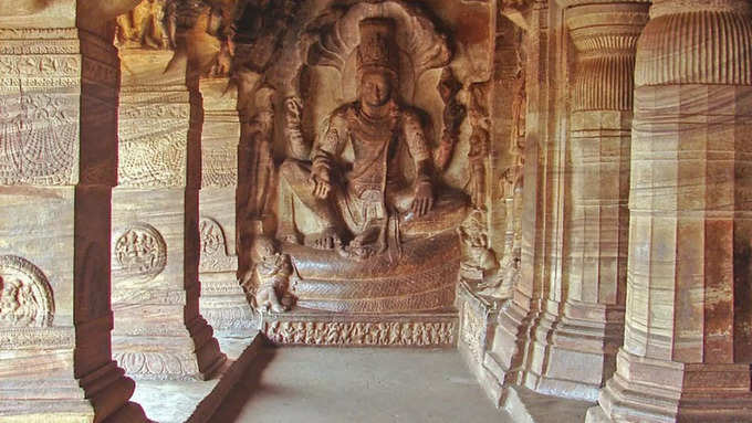 ಬಾದಾಮಿ ಗುಹೆ 