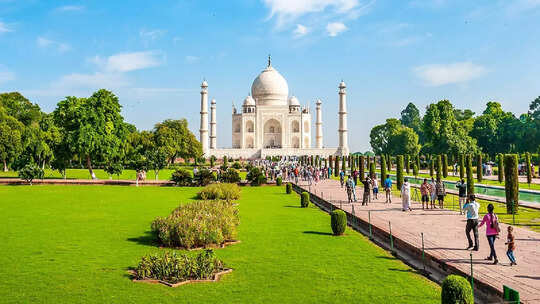 Agra One Day Trip To Visit With Girlfriend,बार-बार ब्रेकअप बोलना बंद कर  देगी गर्लफ्रेंड, बस घुमा लाएं दिल्ली के पास का ये 1 शहर, बड़ी ही खूबसूरत है  जगह - places to