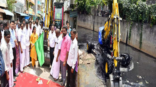 மெட்ரோ பணிகளால் சேதமடைந்த மழைநீர் வடிகால்களை சீர்செய்வதாக மெட்ரோ ரயில் நிர்வாகம் உறுதி-மேயர் பிரியா!