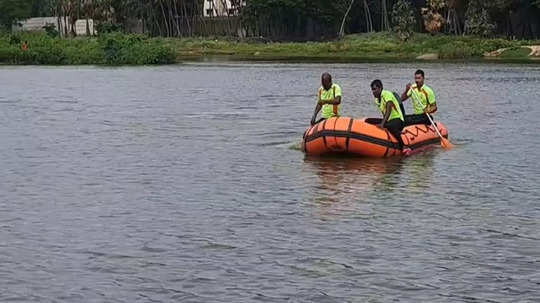 பருவமழை முன்னெச்சரிக்கை: தாமிரபரணி ஆற்றில் வெள்ள தடுப்பு ஒத்திகை!