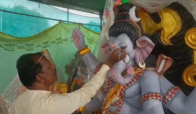 Ganeshotsav 2024, Beed: गणेशोत्सव अवघ्या दोन दिवसांवर, बीडमध्ये आकर्षक गणेशमूर्ती विक्रीसाठी दाखल