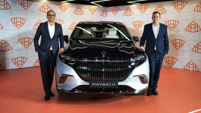 Mercedes Maybach EQS 680: ऑटोमैटिक ओपनिंग और क्लोजिंग डोर