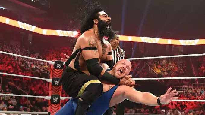 WWE की रिंग में वीर महान से थर्राते हैं विरोधी