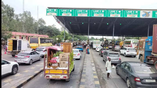 விடுமுறை முடிந்து மீண்டும் படையெடுக்கும் மக்களால் சென்னையில் கடுமையான போக்குவரத்து நெரிசல்!