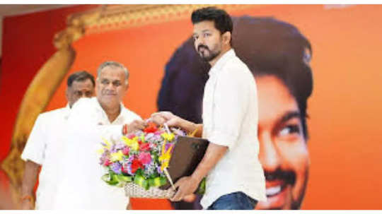 விஜய்யின் தவெக கட்சியில் இணையும் முக்கிய தலைகள்.. ஸ்பெஷல் ஐட்டம் வேற ரெடியாகுதாம்!