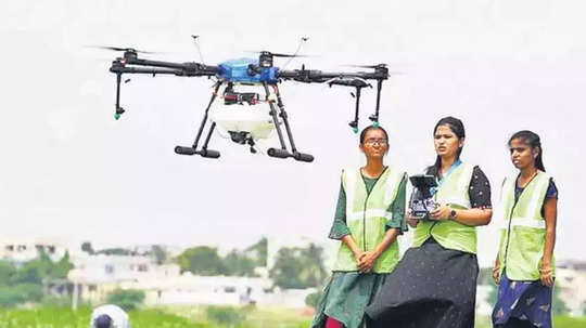 Drone Training : தமிழக அரசின் ட்ரோன் இயக்கும் பயிற்சி; 10-ம் வகுப்பு தேர்ச்சி போதும் - விண்ணப்பிப்பது எப்படி?