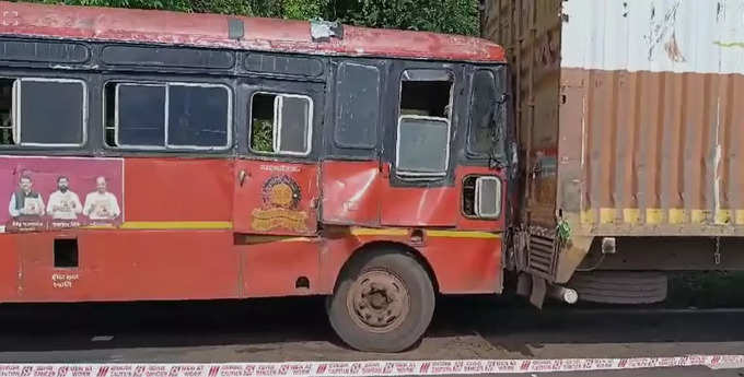 Mumbai- Goa Expressway Accident: मुंबई-गोवा महामार्गावर एसटी बसचा भीषण अपघात, १५ पेक्षा अधिक प्रवासी जखमी