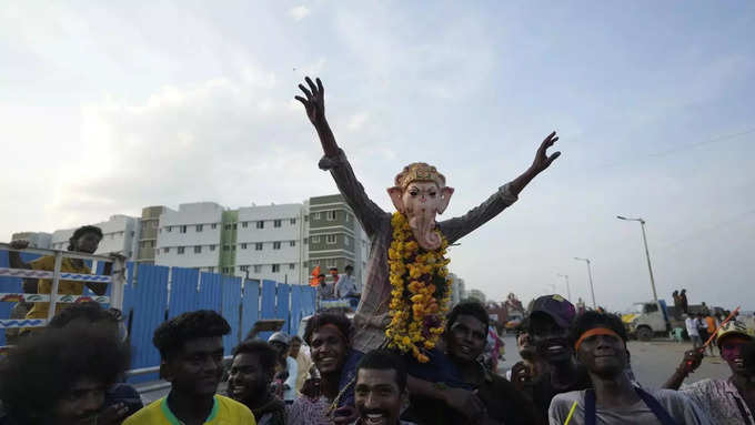 వినాయక నిమజ్జనం ఎందుకంటే..