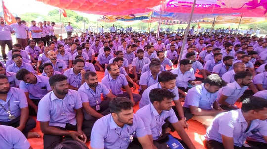 ஸ்ரீபெரும்புதூர் சாம்சங் ஊழியர்கள் தொடர் போராட்டம்!