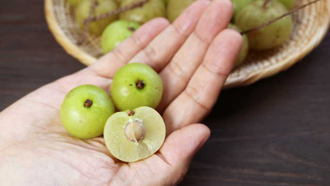 ​ನೆಲ್ಲಿಕಾಯಿ ತಿನ್ನಿ​