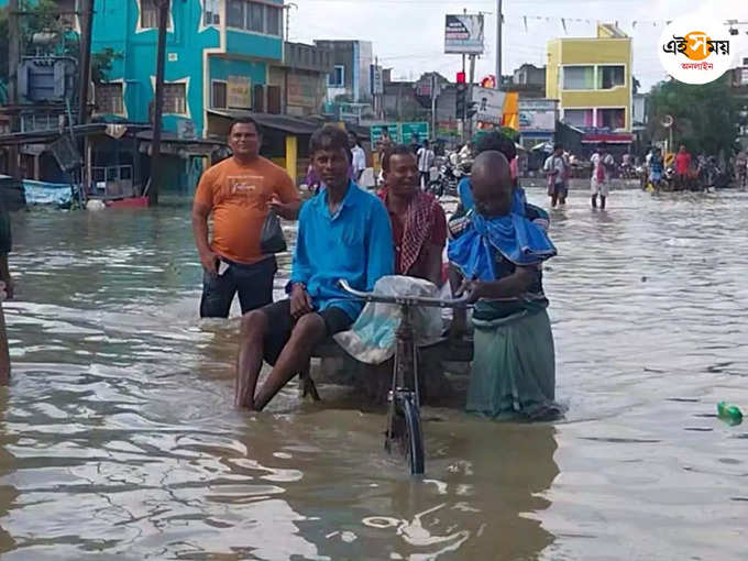 ডুবছে একের পর এক গ্রাম